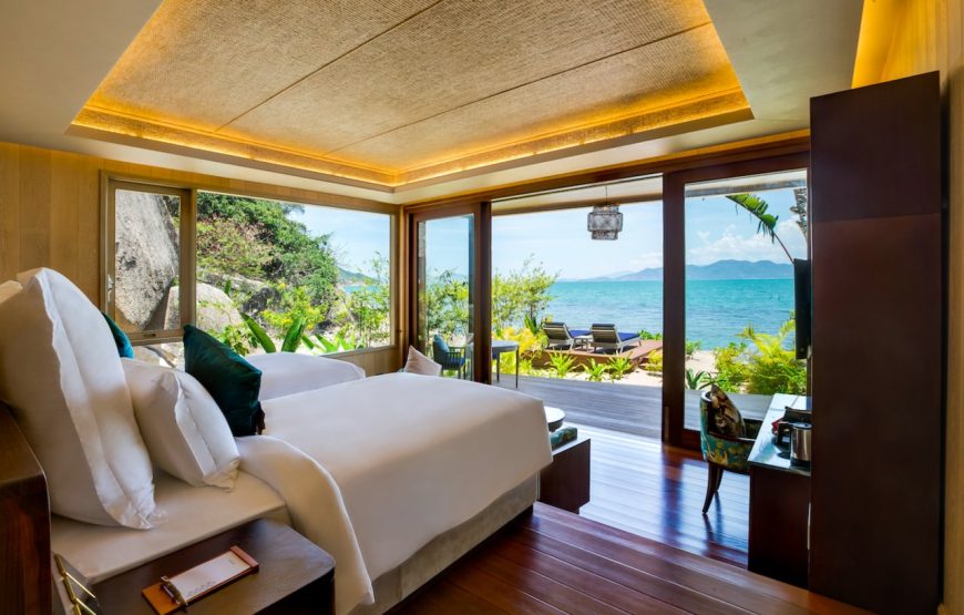 Biệt thự 02 phòng ngủ trước biển có hồ bơi riêng (02-Bedroom Beachfront Pool Villa)