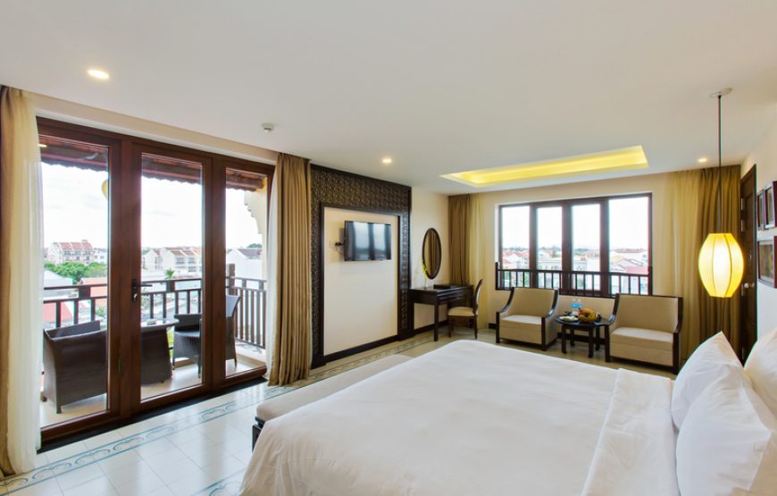 Deluxe Ban Công Hướng Sông (Deluxe River View Balcony)