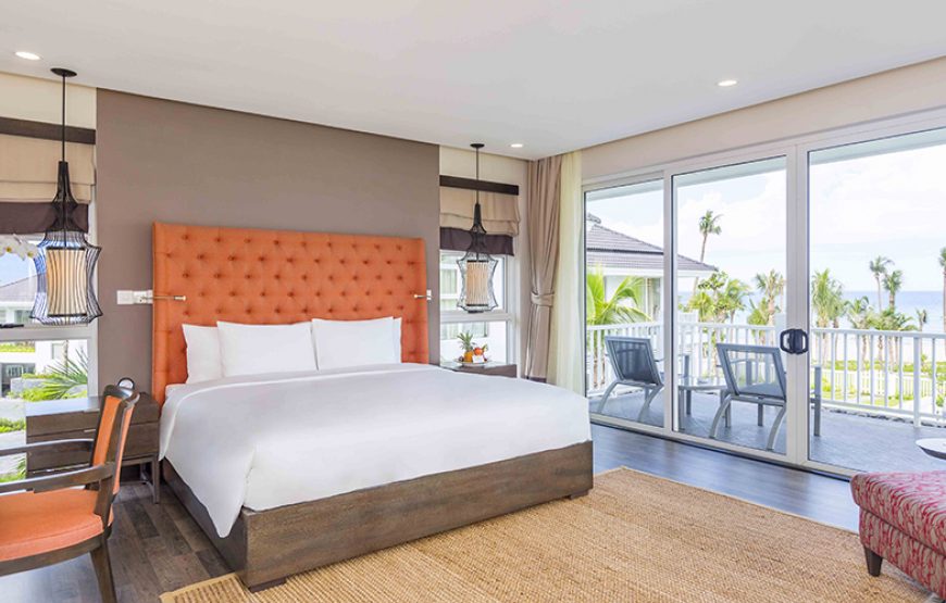 Biệt thự 04 phòng ngủ cạnh biển có hồ bơi riêng (Beachfront Villa 04 Bedroom with Private Swimming Pool)