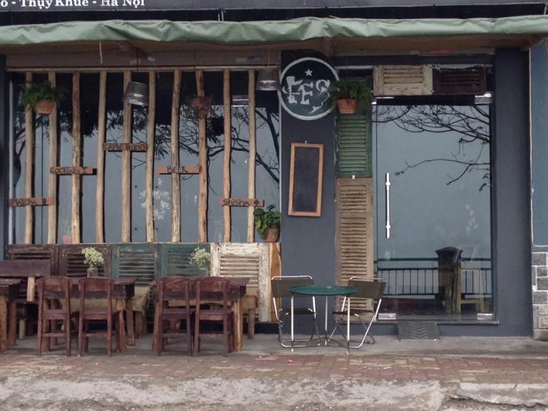 Keg’s Classic Café là một quán cafe bé nhỏ nằm yên bình bên Hồ Tây lộng gió