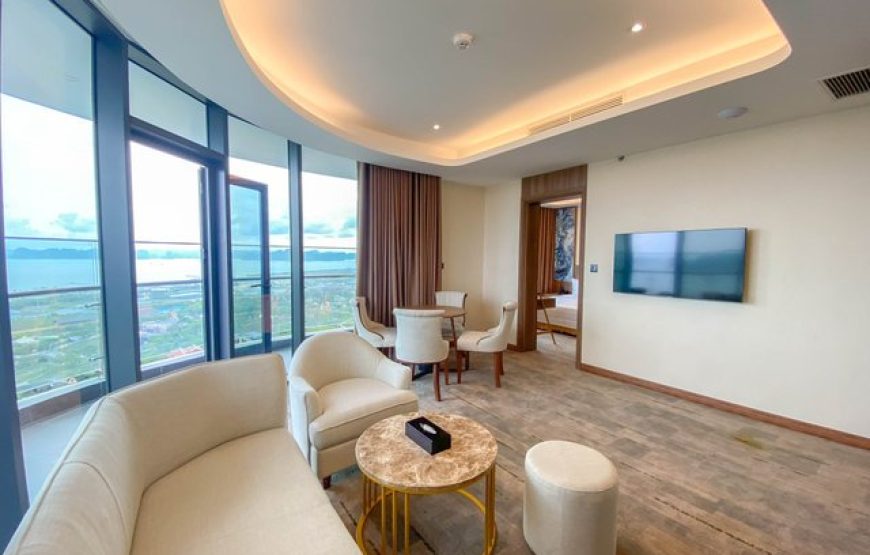 Phòng Executive Suite view 360 hướng biển