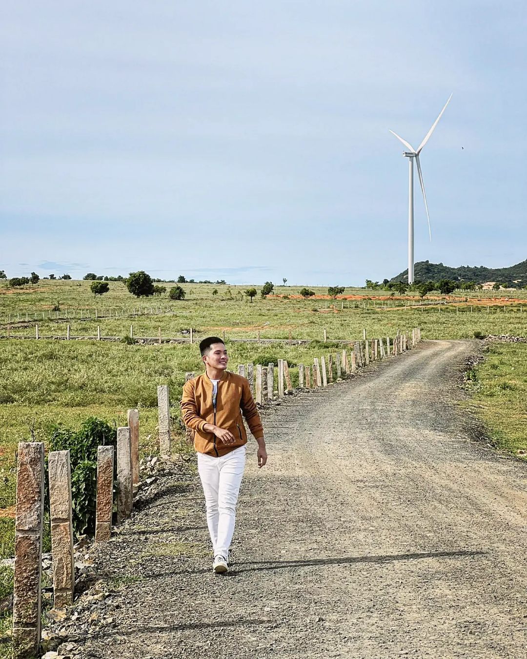 Chụp hình với cánh đồng điện gió Phan Thiết